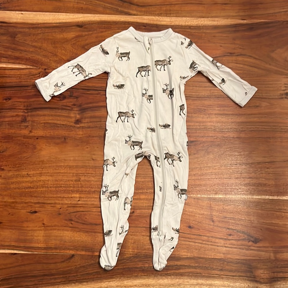 Kyte baby reindeer footie 3-6 months holiday Pajamas